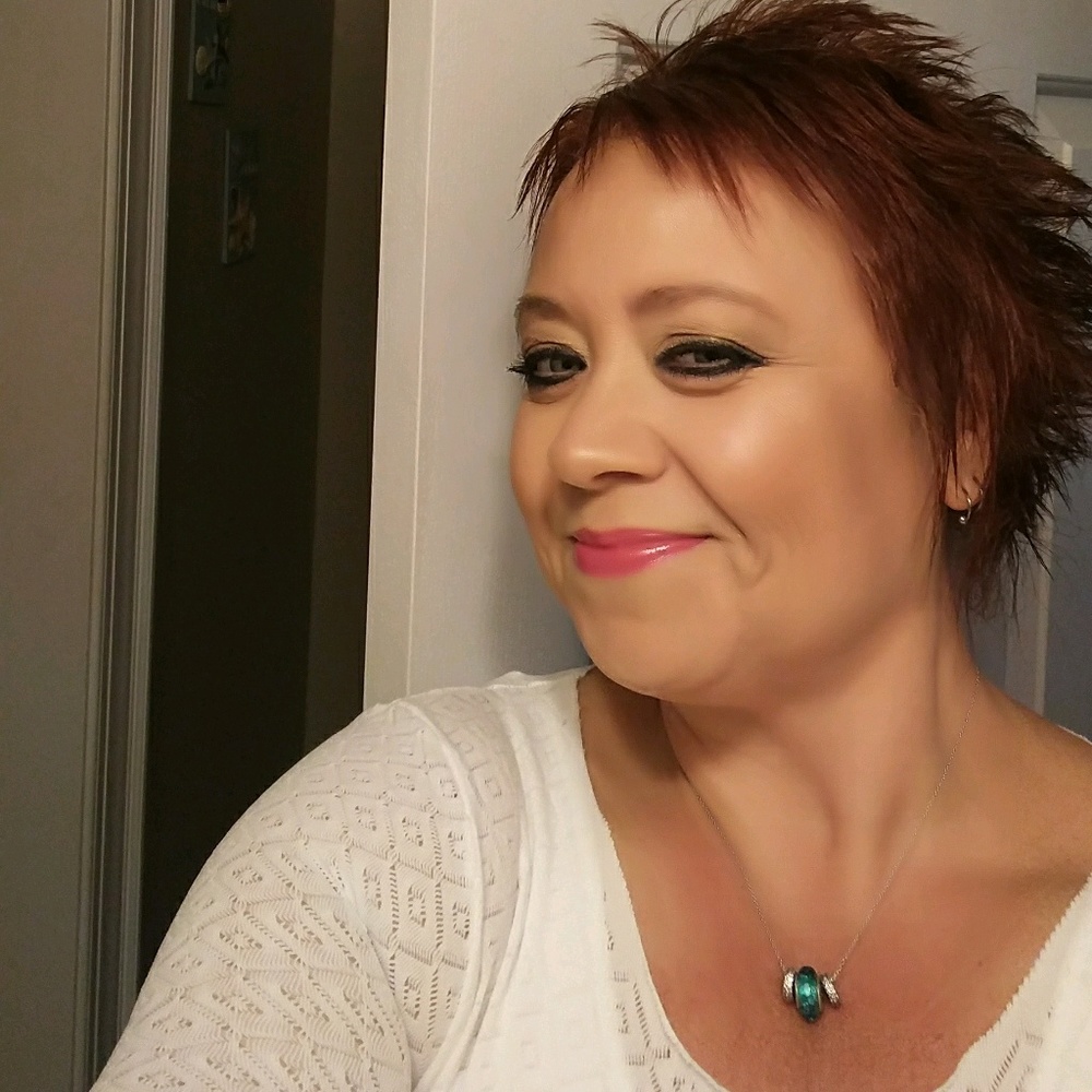 Meet your Posher, Carla